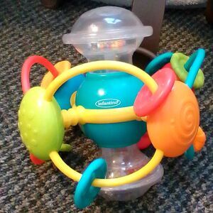 Infantino Baby Teething Rattle Grab Ball Toy Sensory Motor Skills kids